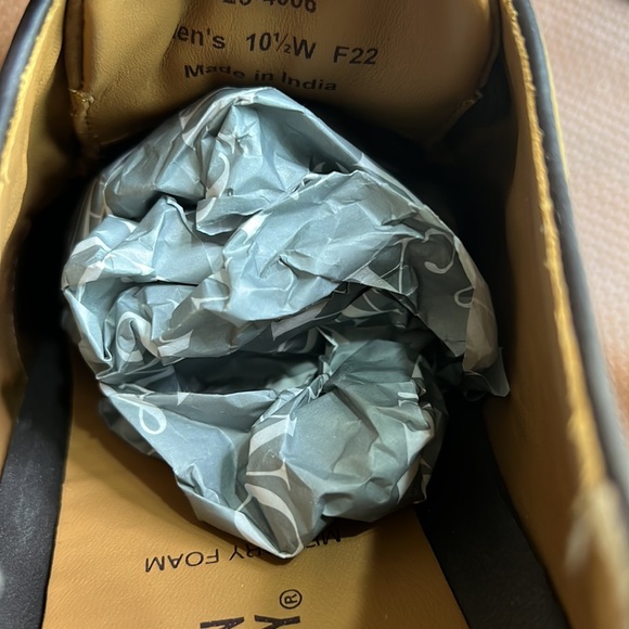 Johnston & Murphy Brown Leather Casual Shoes - Picture 6 of 8